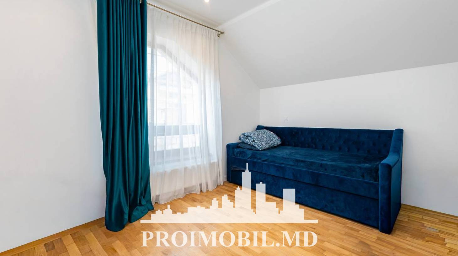 https://images.proimobil.md/azTugH_5TM0t_7hAJSmQF19Bb9DZqLeCb1S5L1T9QZI/watermark:0.75:so:0:30:0.39/resize:fill:1460:816:1/gravity:ce/bG9jYWw6Ly8vZXN0YXRlL2xyL2Y0NzM0YWVhLWE5YjgtNGJhMi04YjNhLTc2NmRkNTUwZTQyYS5qcGVn