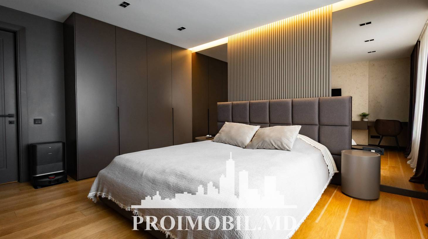 https://images.proimobil.md/b8nm73livPCiaeV6dW9MD9s6_BqExQUew468_YG5ICw/watermark:0.75:so:0:30:0.39/resize:fill:1460:816:1/gravity:ce/bG9jYWw6Ly8vZXN0YXRlL2xyL2FmMTE3MGExLTcwMDEtNDU4Yi1iMmI0LWI2N2E0OWUzMWUzYS5qcGVn