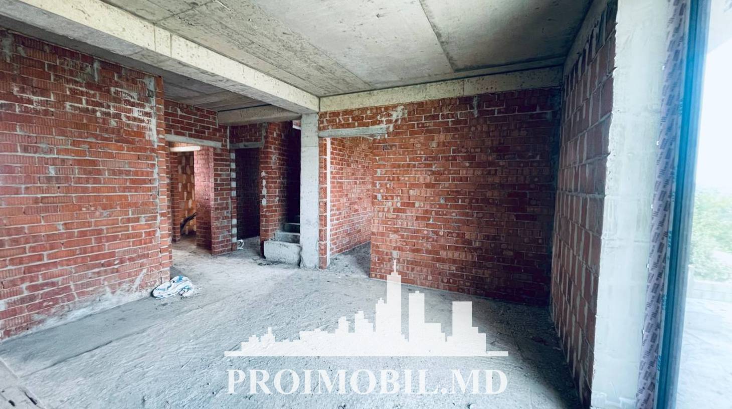 https://images.proimobil.md/b9lkBYxsHOBXYX1BHo_PKmK1q7zTO5NedBFCr16FI9A/watermark:0.75:so:0:30:0.39/resize:fill:1460:816:1/gravity:ce/bG9jYWw6Ly8vZXN0YXRlL2xyLzBjZWEzYWRkLTJhZTctNDI4MC04OTdmLTAyZWQxZjVmYTc2Zi5qcGVn