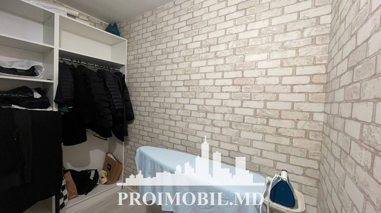 https://images.proimobil.md/bDUlAVQwGVVO4SQhp1avI2ZU18dc-S5guSAW_N5VOE4/watermark:0.75:so:0:30:0.39/resize:fill:1460:816:1/gravity:ce/bG9jYWw6Ly8vZXN0YXRlL2xyL2QxOWYxODQ2LTRmMzEtNDA0NC04MmFhLWEwMDNlMDY1ZGNhZS5qcGVn