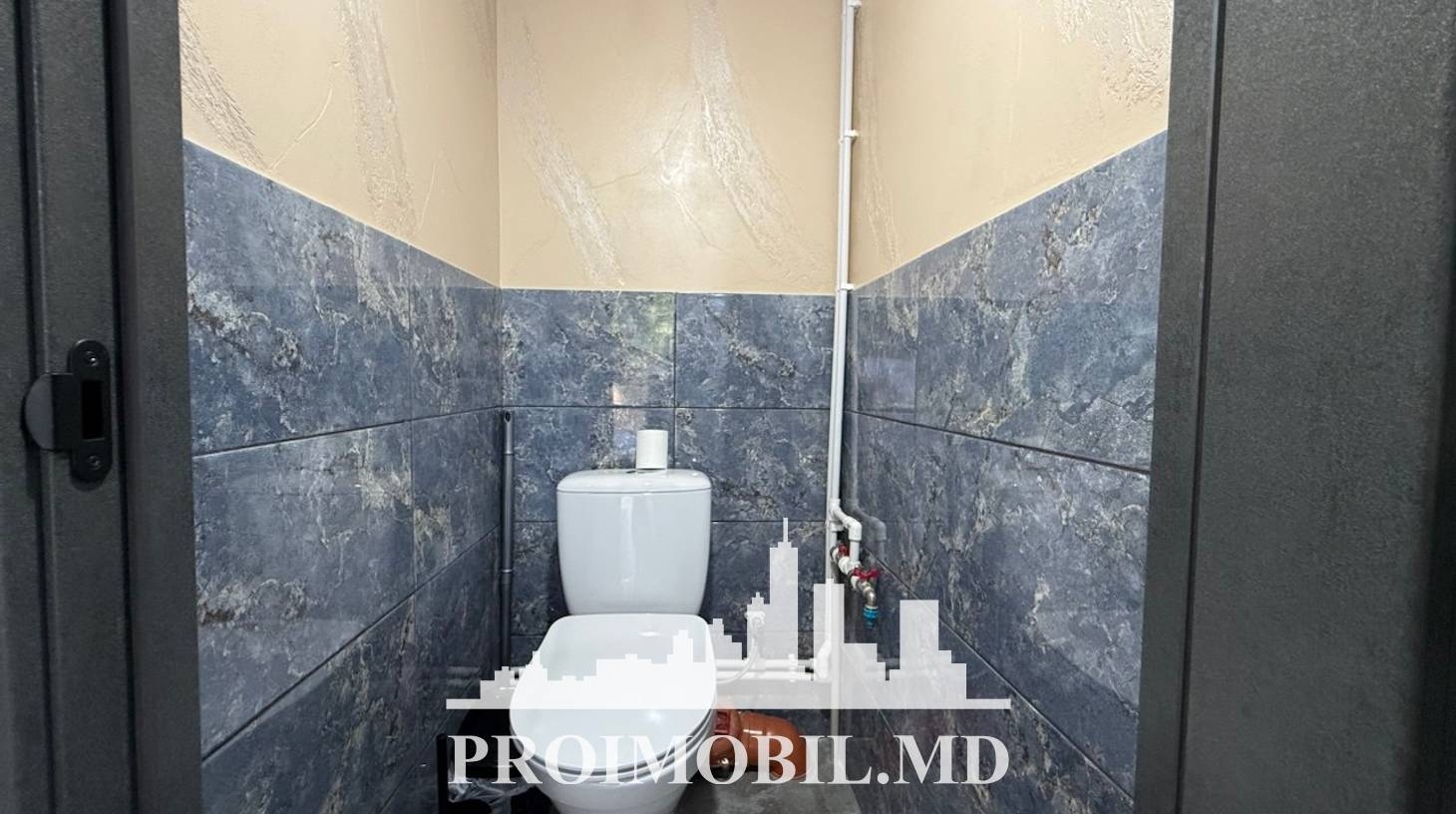 https://images.proimobil.md/bDVidtXv74jHesOiaIbLnKQ1xwOlZCSM82DolRewRJE/watermark:0.75:so:0:30:0.39/resize:fill:1460:816:1/gravity:ce/bG9jYWw6Ly8vZXN0YXRlL2xyLzNhMWEzOTE1LTQzNzYtNDc3Mi1iNWQwLWE3ZmJlYTg1YTNkOC5qcGVn