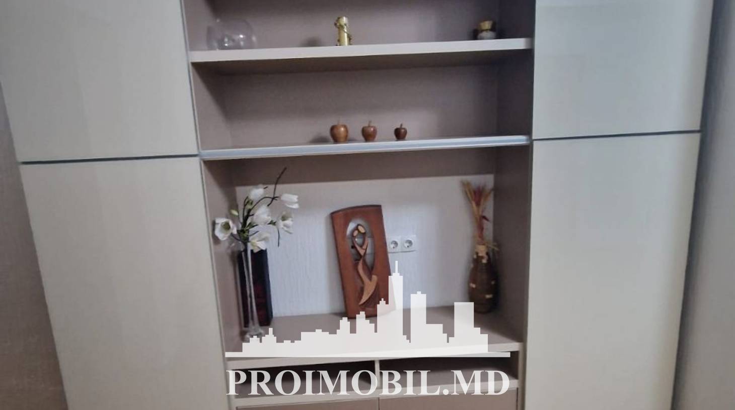 https://images.proimobil.md/bDXojFDyaKSQK8b-KwoL9jV_gTaoWF_a_pEiGQA_xzg/watermark:0.75:so:0:30:0.39/resize:fill:1460:816:1/gravity:ce/bG9jYWw6Ly8vZXN0YXRlL2xyLzkyNjhiOTFiLWU1NDEtNDU4Ni04YWRmLTVlYmQwZGEyMmZjNC5qcGVn