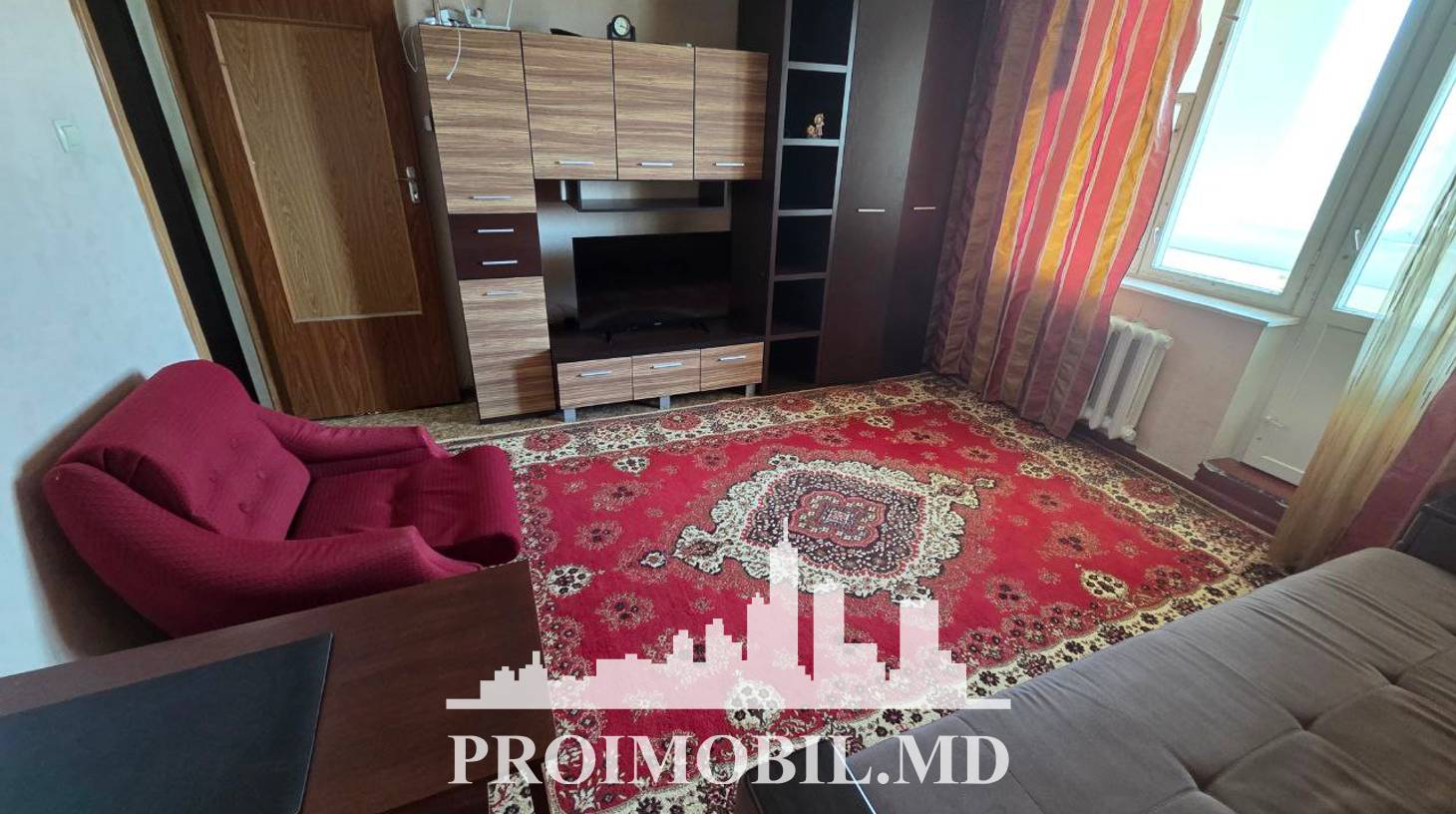 https://images.proimobil.md/bFUPtfaSKRX4vX0LRtRM3nLGuZ-81NMh5BWRAzUb3iw/watermark:0.75:so:0:30:0.39/resize:fill:1460:816:1/gravity:ce/bG9jYWw6Ly8vZXN0YXRlL2xyL2Y2OGMwM2U0LTBlOWQtNDQyMS1iMWJlLTRiNjQ1YTZiMzRmYS5qcGVn