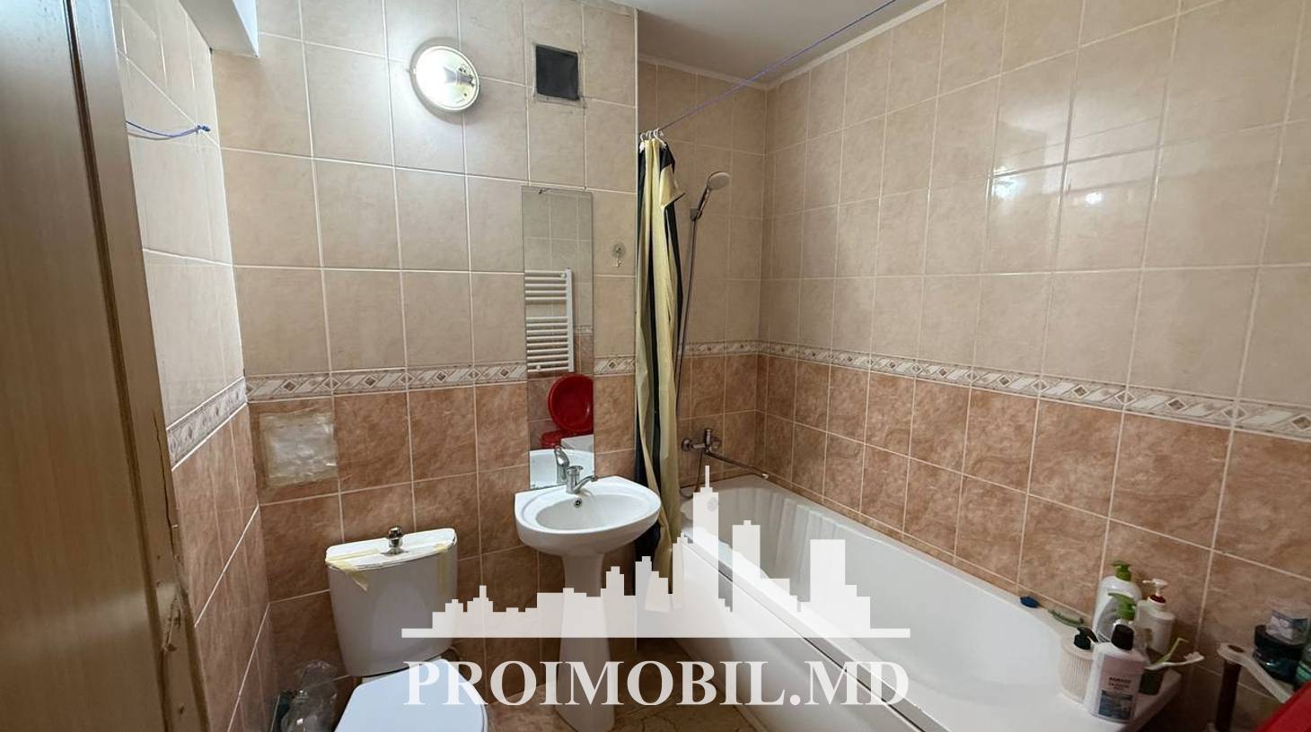 https://images.proimobil.md/bGHRgDU6XxctUO1WzlTnpfVzs9oOKxCev95S90NwLL8/watermark:0.75:so:0:30:0.39/resize:fill:1460:816:1/gravity:ce/bG9jYWw6Ly8vZXN0YXRlL2xyLzhhYTgzZWJmLTFhMTAtNDcyOS1hMDc5LTllNjYwNTc4YWU0OC5qcGVn