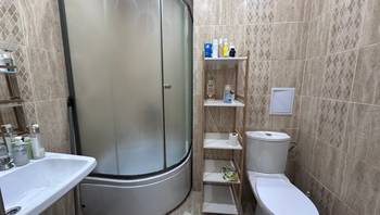 https://images.proimobil.md/bGUMhun9_WwXOWHh3WyXvxO3O7l_kLCgBLNLez5kuUc/resize:fill:350:198:1/gravity:ce/bG9jYWw6Ly8vZXN0YXRlL2xyLzcxODc3NWRmLTEzNDItNDI2NC05ZTZhLWEyYzQ4ZTUwNzkwMy5qcGVn
