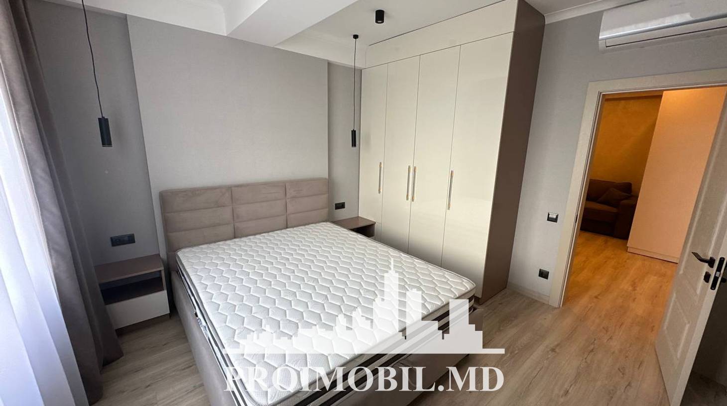 https://images.proimobil.md/bINVXyIDkL0YYPIQabJIlYYcRqi4EMkPfcuQ8BvHyUI/watermark:0.75:so:0:30:0.39/resize:fill:1460:816:1/gravity:ce/bG9jYWw6Ly8vZXN0YXRlL2xyLzYzZTI2ZmQ4LWZiYTItNGEyZS1hMGJmLTM0Mzk3MTU4NGM5ZS5qcGVn