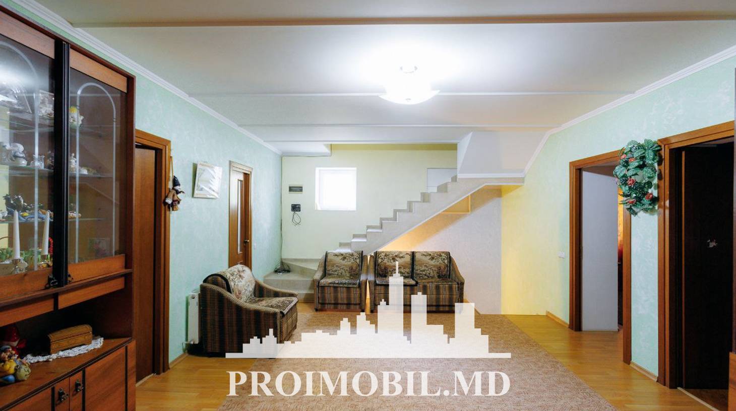 https://images.proimobil.md/bKOJmzLUydQpcTeqi_--F-3n7AORV3yS4yBiaZzf5yk/watermark:0.75:so:0:30:0.39/resize:fill:1460:816:1/gravity:ce/bG9jYWw6Ly8vZXN0YXRlL2xyLzlmNjI0MGJiLTkzMzktNGUzMy04OGMzLTAxNGE5MjhiYjYzYi5qcGVn