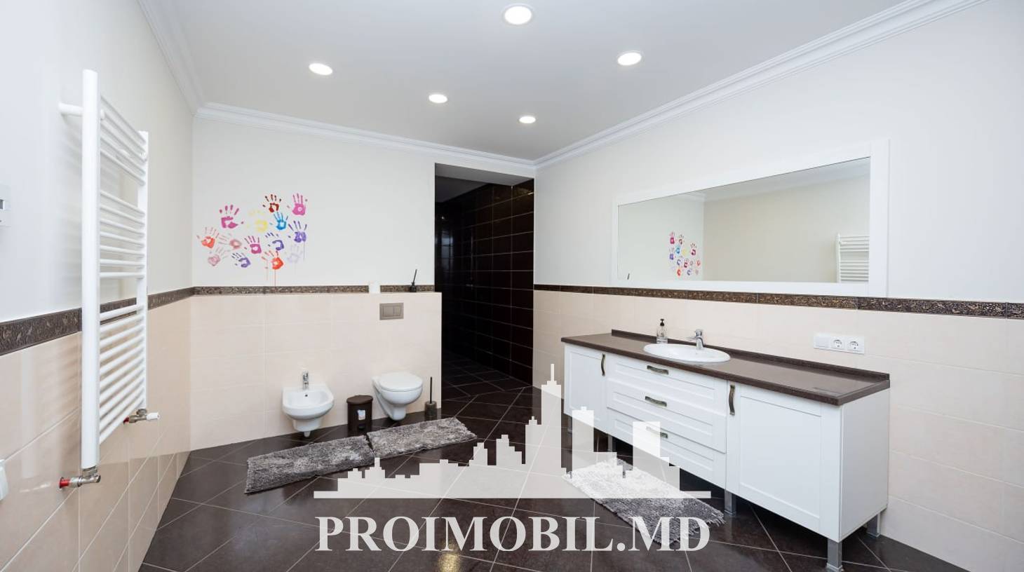 https://images.proimobil.md/bKhYMxteIdFROw84_jyGq1DV0_2TQogDlY_T2w0nJkQ/watermark:0.75:so:0:30:0.39/resize:fill:1460:816:1/gravity:ce/bG9jYWw6Ly8vZXN0YXRlL2xyLzhlZTEzZGRkLTA1ZTktNGIxMy05YTViLTM1ZmZlNDkyYmFiMC5qcGVn