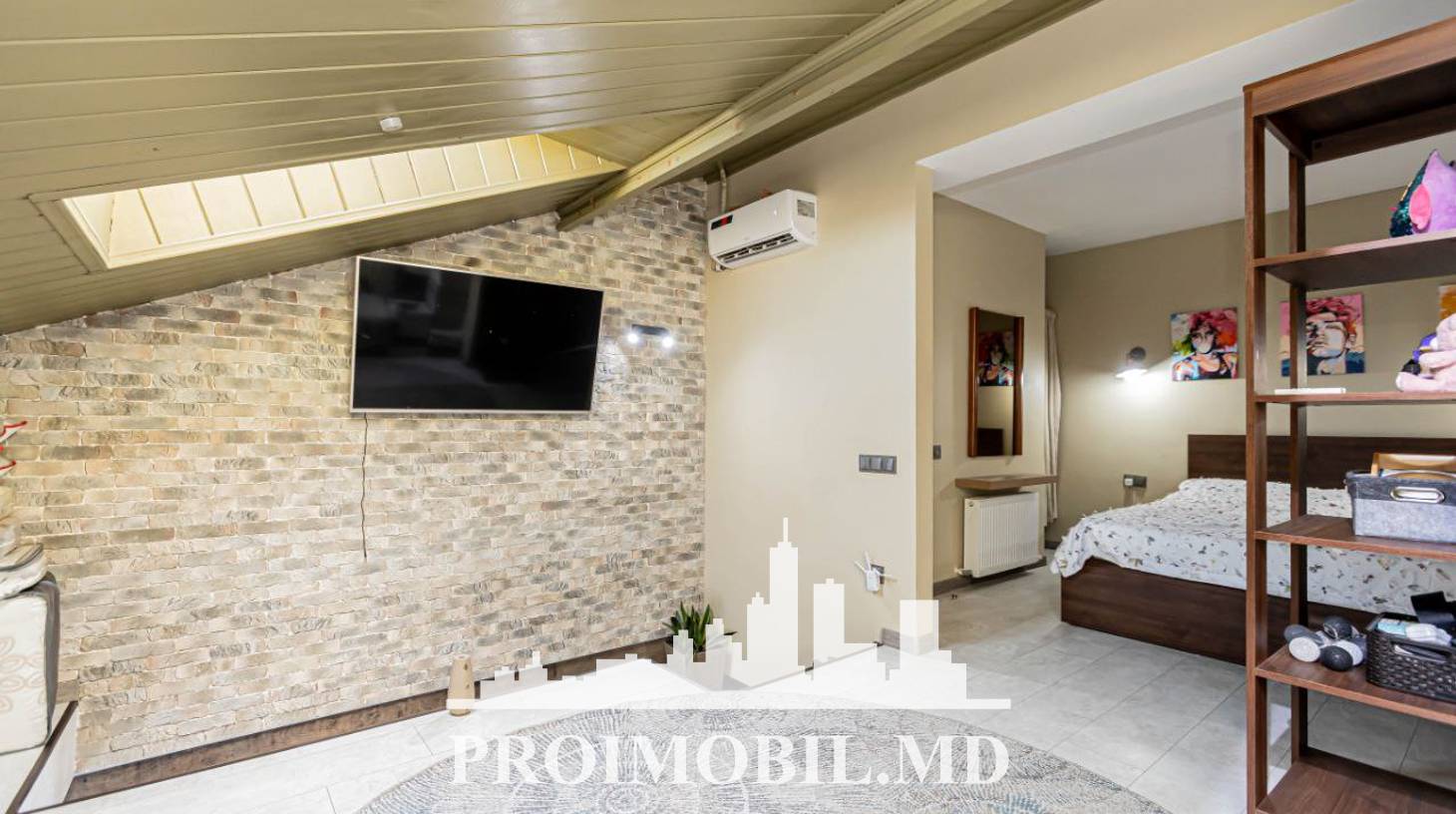 https://images.proimobil.md/bMr0SGhCG8kITs8xj4yl9Vm1CinyUpDh3fy2vhvyFd4/watermark:0.75:so:0:30:0.39/resize:fill:1460:816:1/gravity:ce/bG9jYWw6Ly8vZXN0YXRlL2xyLzkxOGM2YTc5LTY1OTItNDlkZi1hYzY0LWZkNDgxMGU5Y2U0ZC5qcGVn
