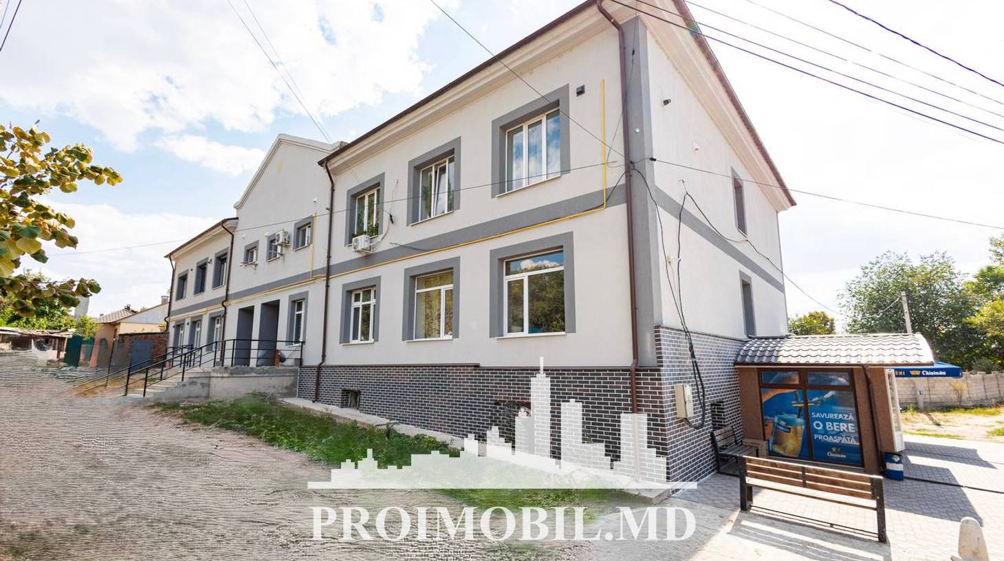 https://images.proimobil.md/bN0nbG8W0zLBhHai9LlLhW4jbfFcDkkKaj-kK6Uz9k8/watermark:0.75:so:0:30:0.39/resize:fill:1460:816:1/gravity:ce/bG9jYWw6Ly8vZXN0YXRlL2xyLzE4OWFhMzA5LTI0MWUtNGIxYy1iNWVlLThhMmY4ZTdkOGFkZS5qcGVn