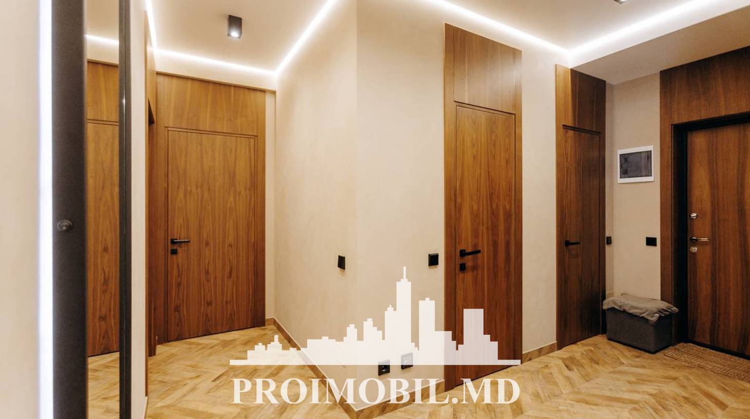 https://images.proimobil.md/bNAJmU2dvcci5OaxOPVPJRQ917D4bwSz90d8MNlOEmY/watermark:0.75:so:0:30:0.39/resize:fill:1460:816:1/gravity:ce/bG9jYWw6Ly8vZXN0YXRlL2xyLzdiMzY0YjE1LTQ4MWItNDg4ZS05OWMyLTViODA2YzA3OTczMi5qcGVn