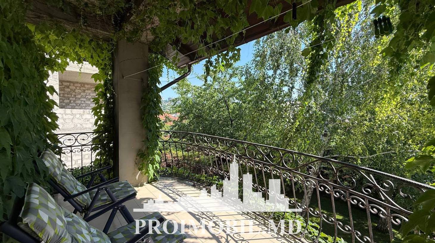 https://images.proimobil.md/bO9AbBlb4J0N1WDurJHQ10L02hovpM5uqjCNDDUeJ0Q/watermark:0.75:so:0:30:0.39/resize:fill:1460:816:1/gravity:ce/bG9jYWw6Ly8vZXN0YXRlL2xyL2E2MjhkMzVjLWE4NmQtNDY2YS05NzI4LTA1OGQwN2M2OTYwYy5qcGVn