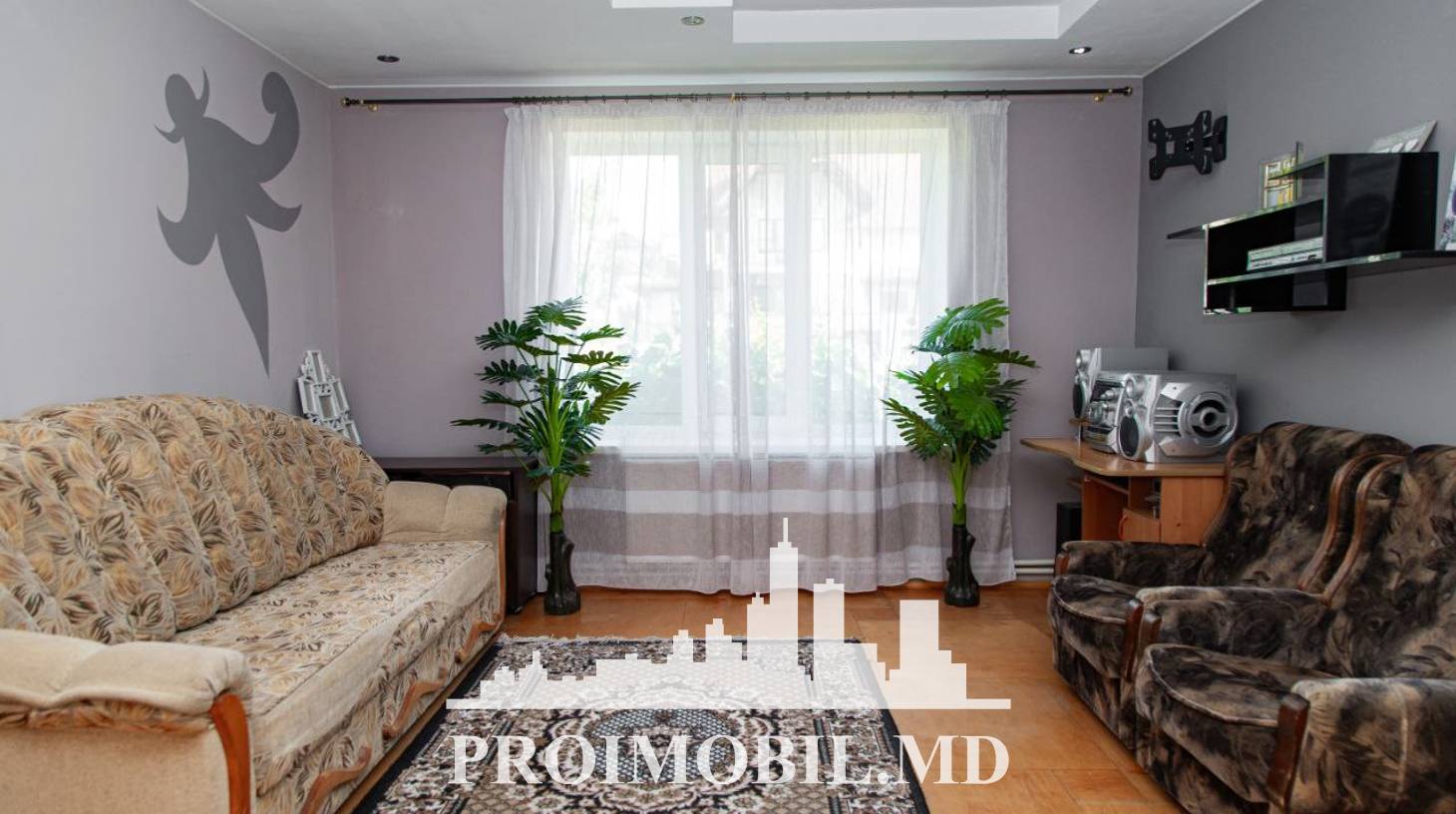 https://images.proimobil.md/bOD4_pmGgP525JIOygt0jd3SVVsqm_EMo_HXV4e5be0/watermark:0.75:so:0:30:0.39/resize:fill:1460:816:1/gravity:ce/bG9jYWw6Ly8vZXN0YXRlL2xyLzBhYmMxYmQ5LTNmYzQtNGJiMy1iODUzLWRhNDg3ZjE1OTQ2ZS5qcGVn