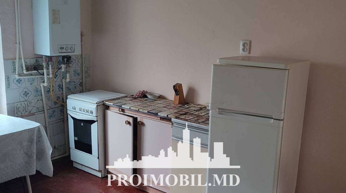 https://images.proimobil.md/bQkYOpYBLx0YS2R2qMCLDXbKI9_aPfcs-75DTqFJj6k/watermark:0.75:so:0:30:0.39/resize:fill:1460:816:1/gravity:ce/bG9jYWw6Ly8vZXN0YXRlL2xyLzI3NGJlYmU4LWZhYjktNGI3OC1hOGUzLTU5YWFmMDRkNDllMS5qcGVn
