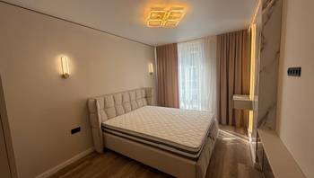 https://images.proimobil.md/bVYNDN1tcuXZDA4ukE3XVmu6adEVfjHaE4kIa-jATmk/resize:fill:350:198:1/gravity:ce/bG9jYWw6Ly8vZXN0YXRlL2xyL2I0Y2ZmNWU4LTIwMGItNDFjNC04ZGI3LTQ0Nzc3Y2FkN2FhNS5qcGVn
