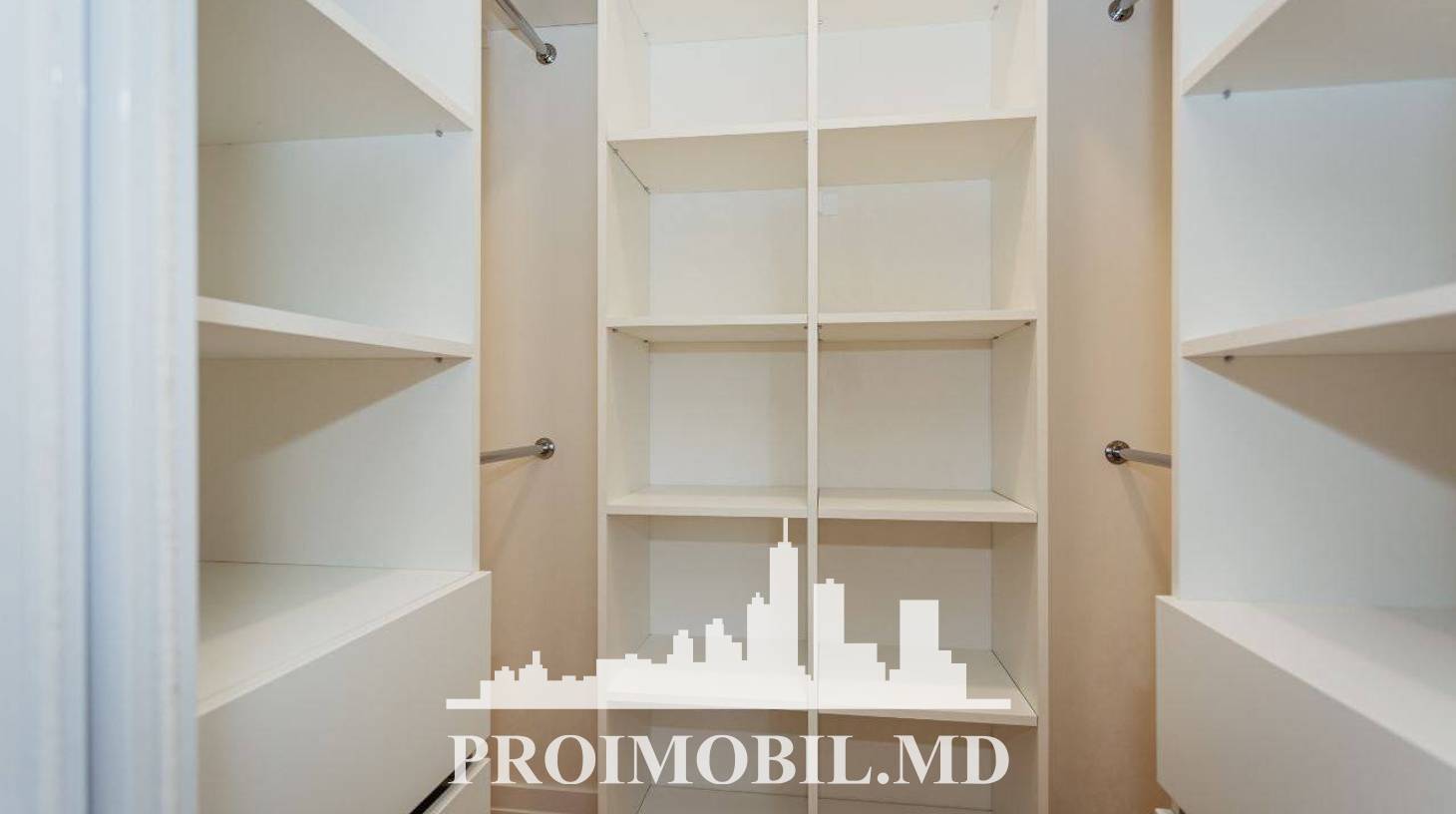 https://images.proimobil.md/bVngZpaVFZ6Ni_AD18p4Sk0yDEjTUQwDAAU17XaZDu4/watermark:0.75:so:0:30:0.39/resize:fill:1460:816:1/gravity:ce/bG9jYWw6Ly8vZXN0YXRlL2xyL2NmNTdjMGI1LTVhMzUtNDg4Ni1iZDQ2LTc0YWJmYjcwMzA5Yy5qcGVn
