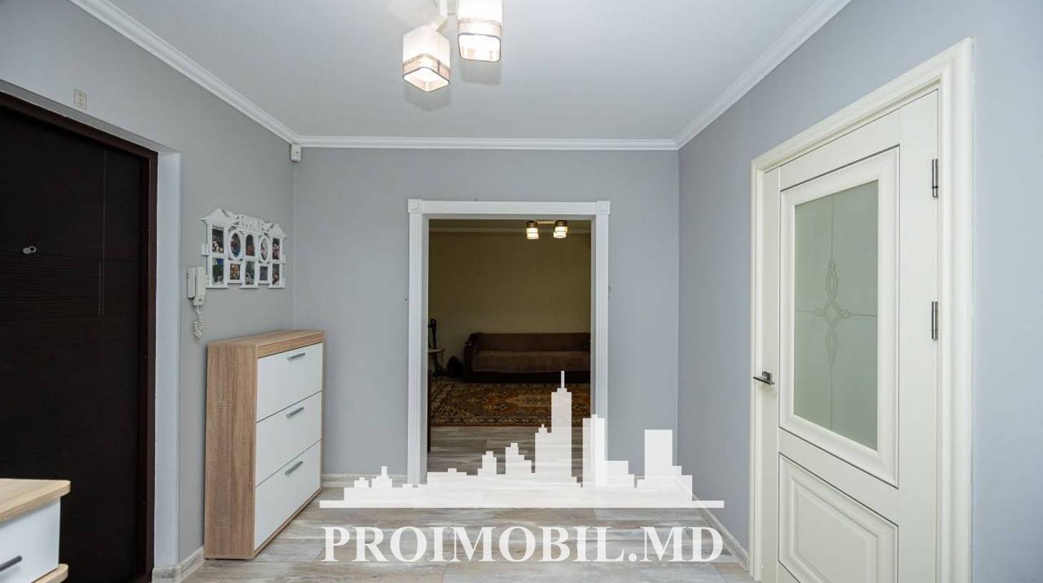 https://images.proimobil.md/bWGbKpu8hQ1ruYxdyD0k7pLZujxh-ebYQajds3Np37E/watermark:0.75:so:0:30:0.39/resize:fill:1460:816:1/gravity:ce/bG9jYWw6Ly8vZXN0YXRlL2xyLzdlNGI2MjliLWMxN2ItNGE5OC1iYTVlLTA2MDdkYmU5ZDhmMy5qcGVn