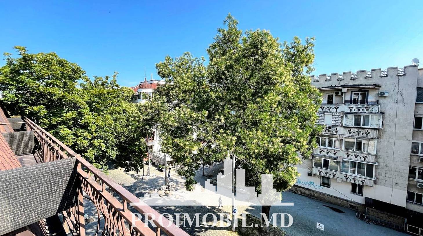 https://images.proimobil.md/bWorAM_oqlT6ROdzXvHVyS24RJzzNko5EkivcmF_eyE/watermark:0.75:so:0:30:0.39/resize:fill:1460:816:1/gravity:ce/bG9jYWw6Ly8vZXN0YXRlL2xyL2ZkNGE2OTA2LTJjNjgtNDYyZS04NTliLTg3Y2Q1MmI3NzExNy5qcGVn