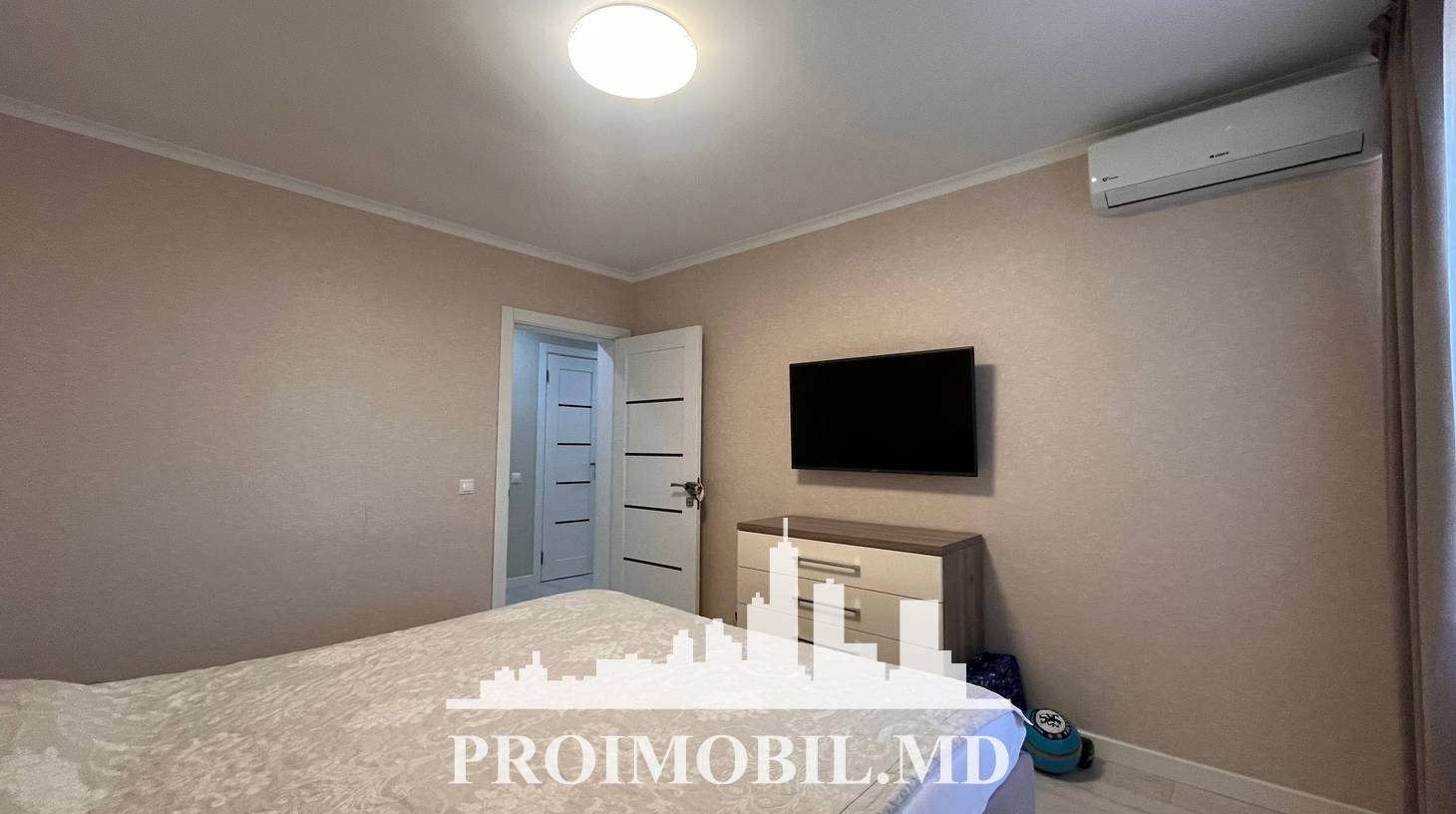 https://images.proimobil.md/bZD6ggCT6Z9IF8bEew6tSnoLqRZ-7M1P0LuYAN_rFqs/watermark:0.75:so:0:30:0.39/resize:fill:1460:816:1/gravity:ce/bG9jYWw6Ly8vZXN0YXRlL2xyLzc1YjhjMTYwLTk1NGEtNGQzNy1hNjliLWFkNWU5ZjQ0NTQyMi5qcGVn
