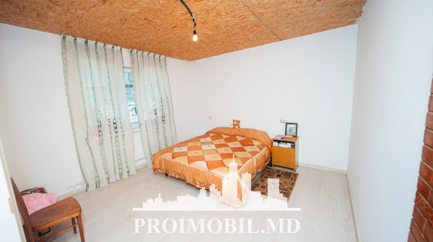 https://images.proimobil.md/bdw0DBhgedwnQfWPpaI5VXYP2lG_F9OVlTS1aQXmua8/watermark:0.75:so:0:30:0.39/resize:fill:1460:816:1/gravity:ce/bG9jYWw6Ly8vZXN0YXRlL2xyLzUwYjBlMWVmLWRhNWEtNDIzMy1hYzVkLWNmZmE3MWQyNDNmYi5qcGVn
