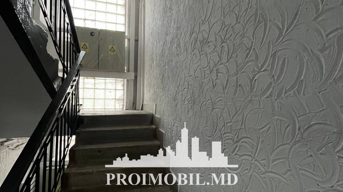 https://images.proimobil.md/bgrSdcv4M7BPUC0n0mjlHbB7x9H3-CMIIz3ZYS56RC4/watermark:0.75:so:0:30:0.39/resize:fill:1460:816:1/gravity:ce/bG9jYWw6Ly8vZXN0YXRlL2xyLzFlOTBmYWEwLTFmYzctNDI5Mi1iYTVmLWM2NjI0MzY3YTVjZS5qcGVn