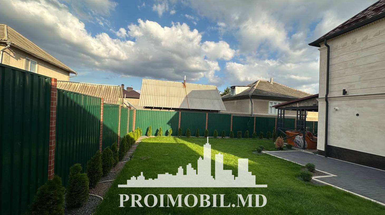 https://images.proimobil.md/bkGtvgJ4XgWZ6Ph7TRejv8p3XZIv0MMQLoKFAUPLRDQ/watermark:0.75:so:0:30:0.39/resize:fill:1460:816:1/gravity:ce/bG9jYWw6Ly8vZXN0YXRlL2xyLzc3OTYzMDBjLTBhYTctNDBlOS04YmJkLTdjZjMzN2Y2YjU5My5qcGVn