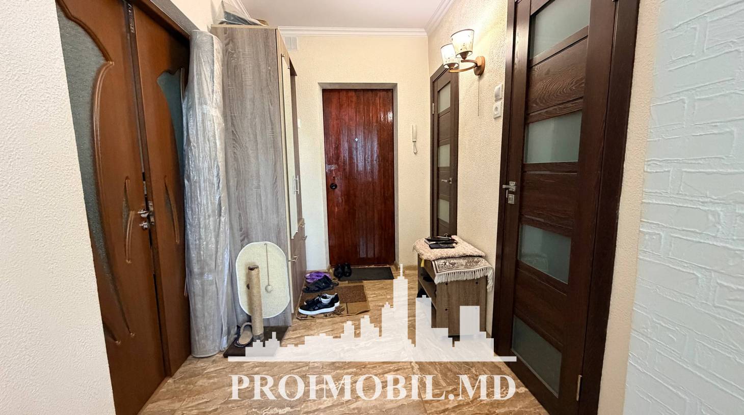 https://images.proimobil.md/bmGuip11MsKot75tc22z69pZ6ZodJxGkowHgFJJnRAk/watermark:0.75:so:0:30:0.39/resize:fill:1460:816:1/gravity:ce/bG9jYWw6Ly8vZXN0YXRlL2xyLzhiNTk1Mjg5LTY5YWUtNGVlNy1hOWI0LTZiYTRmY2JjNTJhMi5qcGVn