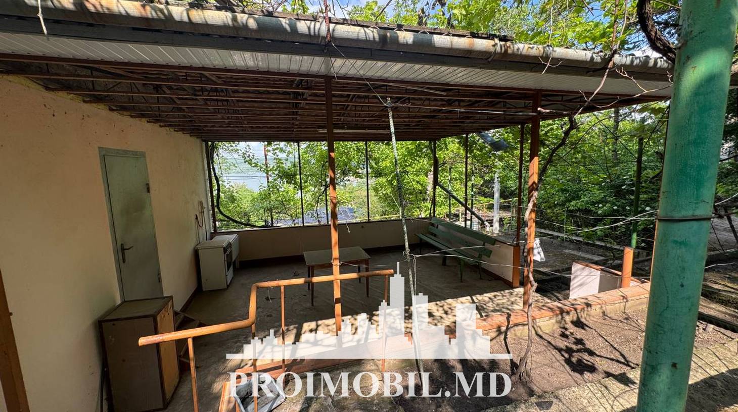 https://images.proimobil.md/bmWsvqsX58TAlfw4uYmQ2V-95yxa0puah10UTOkTU_o/watermark:0.75:so:0:30:0.39/resize:fill:1460:816:1/gravity:ce/bG9jYWw6Ly8vZXN0YXRlL2xyL2VlZGExMTMxLTRlMjYtNDhlOS1hNjZiLTk1Yzk3MTg5MzVmZi5qcGVn