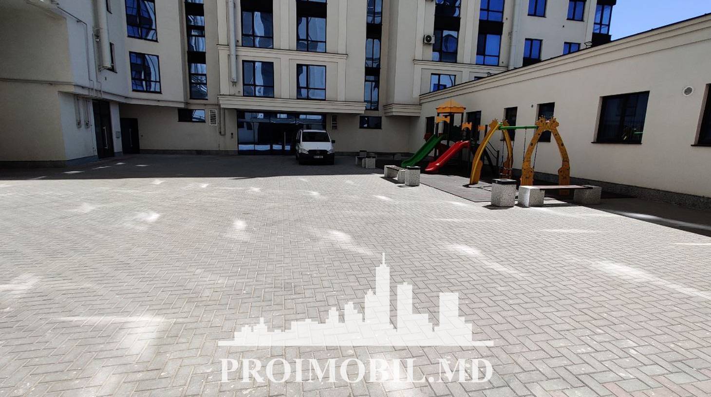 https://images.proimobil.md/bmh7Qn3noyETrHw422WFNLm7sPSDs8AI8N5ZZf1kszw/watermark:0.75:so:0:30:0.39/resize:fill:1460:816:1/gravity:ce/bG9jYWw6Ly8vZXN0YXRlL2xyL2I3N2I2OTEyLTdkNTQtNDU3YS04ODdmLWQxMGQxMzRjZTI2NC5qcGVn