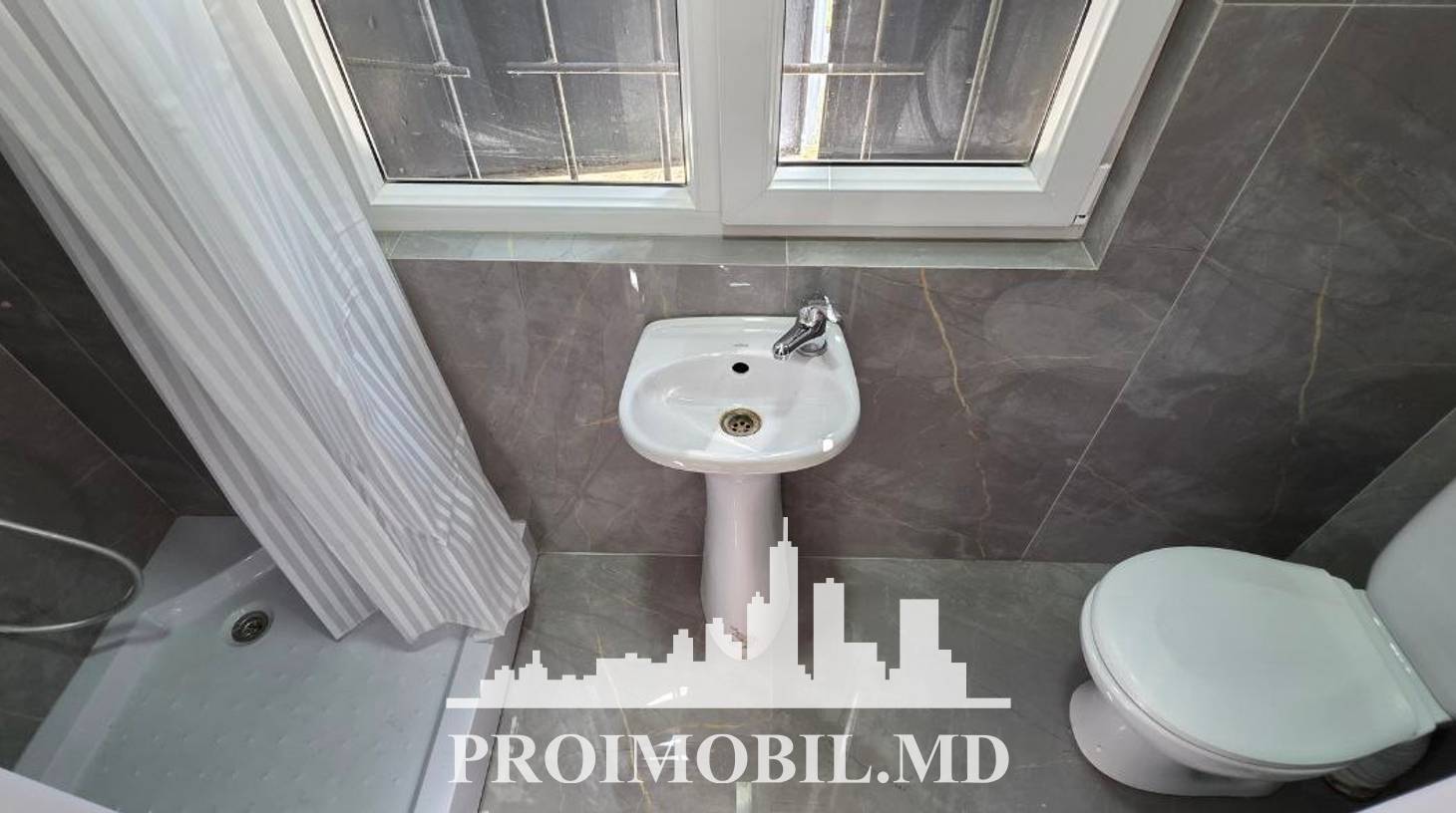 https://images.proimobil.md/bpQknprvvNfxUnKTkq38bpbvmWPVp41hKLx3voa63tQ/watermark:0.75:so:0:30:0.39/resize:fill:1460:816:1/gravity:ce/bG9jYWw6Ly8vZXN0YXRlL2xyLzU1ZGY2NjBlLWI1M2YtNDQyOC1iMGU0LTllYWQ2OTk2ODc3YS5qcGVn