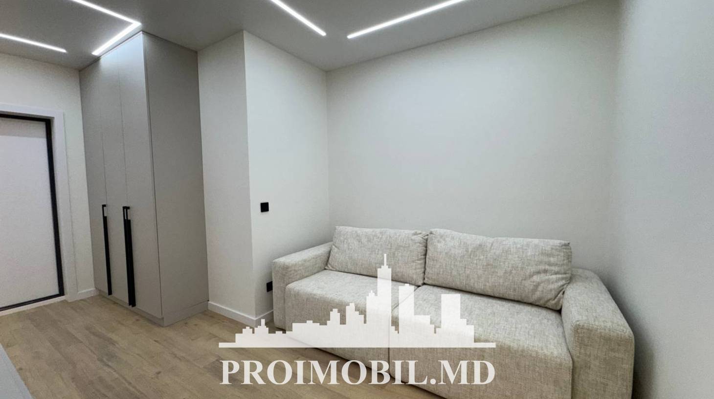https://images.proimobil.md/bpbVbTH5seQbh3pcU0CkR19NMQv9ryUXXRDSjhUtjCQ/watermark:0.75:so:0:30:0.39/resize:fill:1460:816:1/gravity:ce/bG9jYWw6Ly8vZXN0YXRlL2xyL2M5NGE4YTVjLWQxODQtNDg0MS1iYzU2LTFhZGU1NjFkOTY1Zi5qcGVn