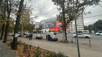https://images.proimobil.md/bq8cgBQxemdrZAgJHgUDD5hCFRtKRalf1lryeteIiRA/resize:fill:350:198:1/gravity:ce/bG9jYWw6Ly8vZXN0YXRlL2xyLzFmZThlZjE1LTMyMjctNDhiYi05ZGY3LWRjZTIwODY0M2Q4Mi5qcGVn