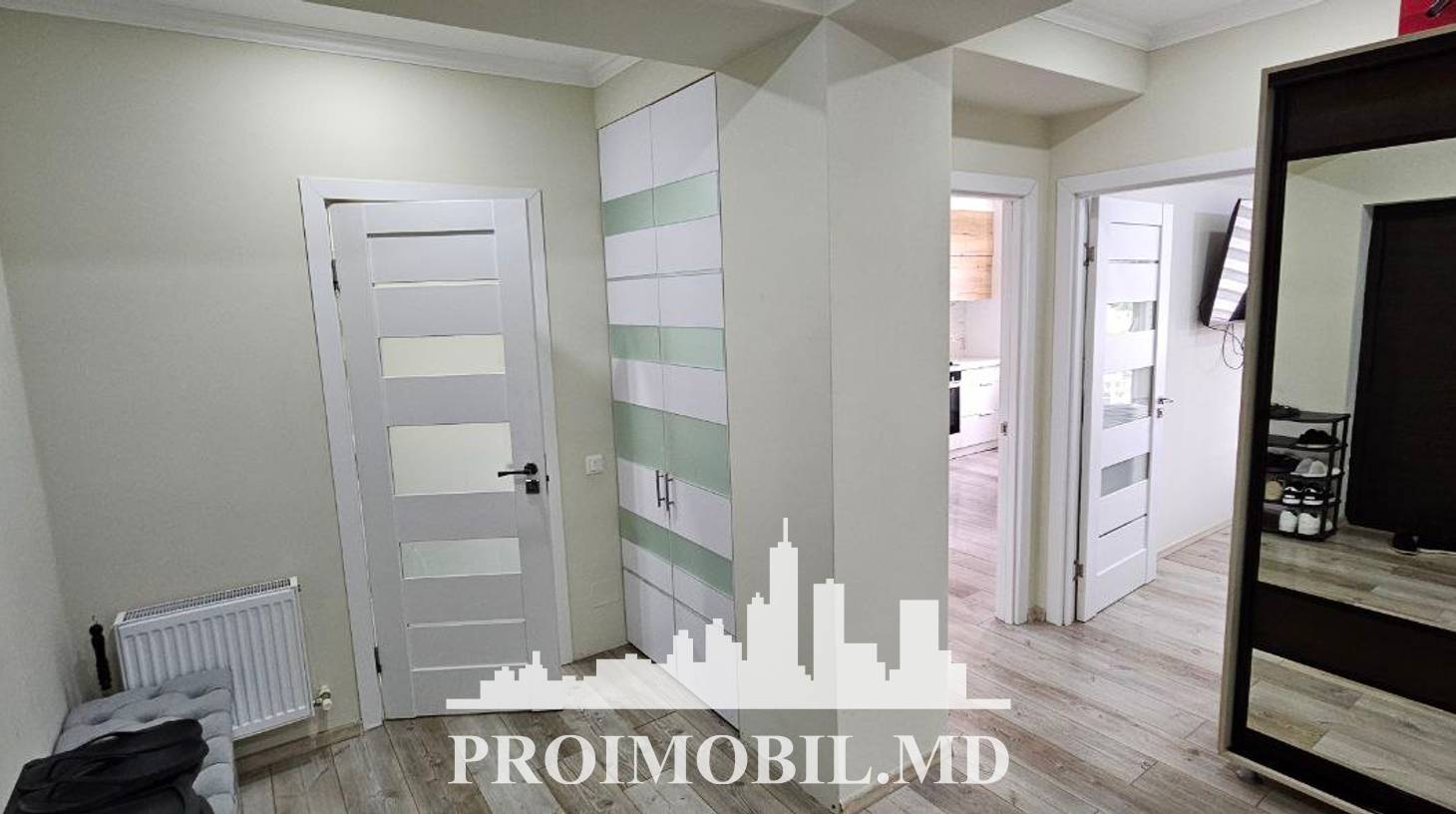 https://images.proimobil.md/bruNp3c5cYA6AAKn6LUuIxWCI24rw4YjQ1xA0bQuAaM/watermark:0.75:so:0:30:0.39/resize:fill:1460:816:1/gravity:ce/bG9jYWw6Ly8vZXN0YXRlL2xyLzNjZjhiMmIxLThmNDMtNDM4Yy04NzJlLTYxMjIxOGVjYjEyZS5qcGVn