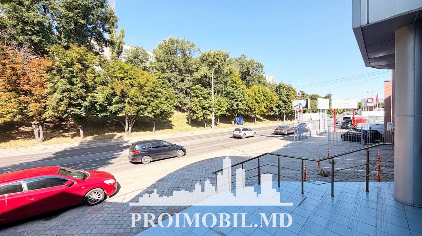 https://images.proimobil.md/bvLcgJquZJ0syj4P3uRGoVtr9SefdI59FPZvjrtQD24/watermark:0.75:so:0:30:0.39/resize:fill:1460:816:1/gravity:ce/bG9jYWw6Ly8vZXN0YXRlL2xyLzU3NzBhMGJiLTNiNWUtNDhhZC04NGNkLTI1NmU0MjM1MDJjYy5qcGVn