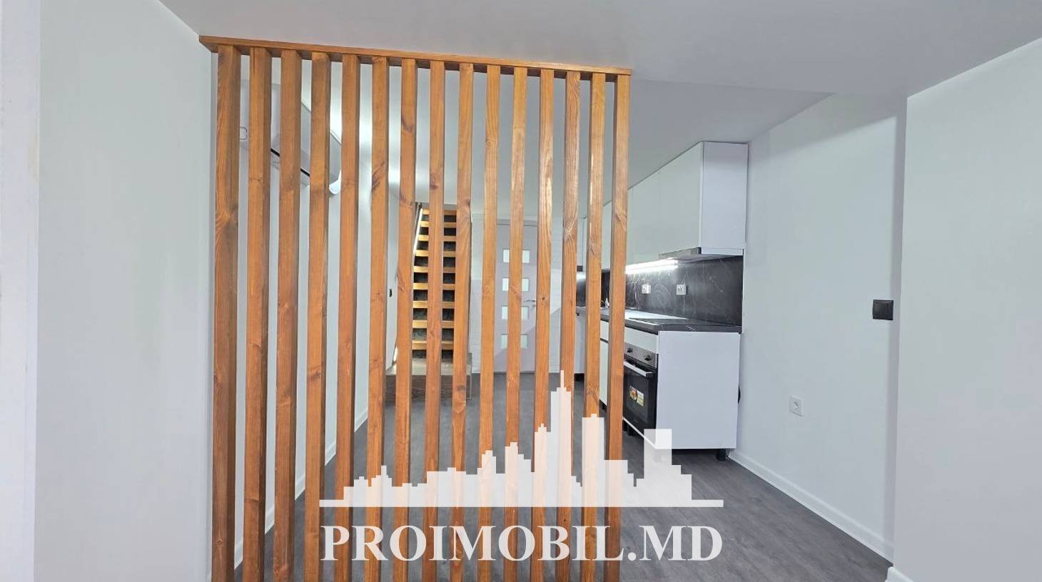 https://images.proimobil.md/bxd21hQzSTCkN2XN1RQ5W3O1phjXQLlx8D7jQhzFII4/watermark:0.75:so:0:30:0.39/resize:fill:1460:816:1/gravity:ce/bG9jYWw6Ly8vZXN0YXRlL2xyLzc3YmFkMmZkLTVlZGMtNDBiMy1iZTg0LWI1MTg2ODNiMDA2Yi5qcGVn
