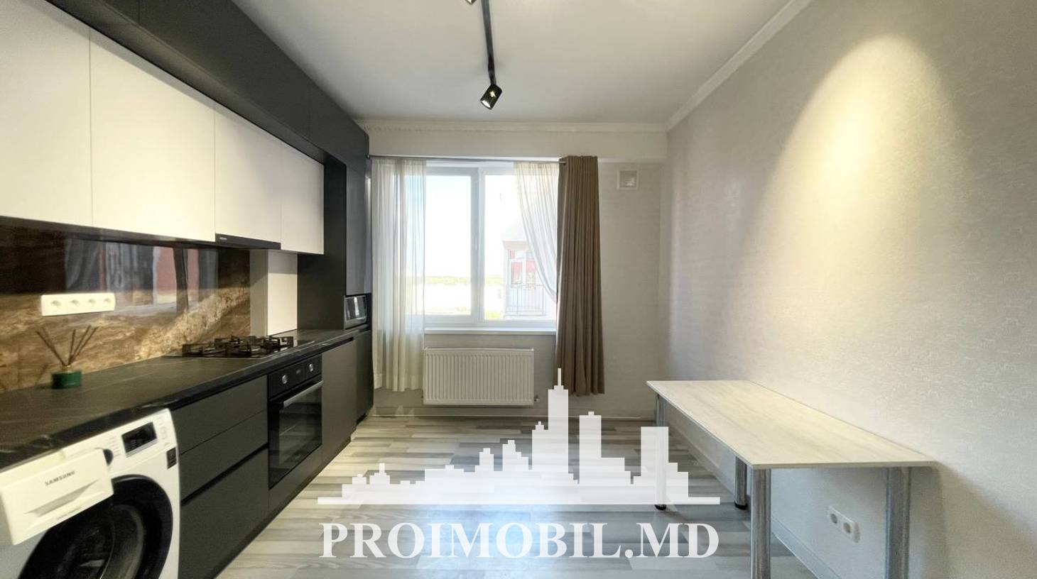 https://images.proimobil.md/c3P7sqPMHynIk3ENjtms4nP3lCM2E9xN3qAS8P6kbbo/watermark:0.75:so:0:30:0.39/resize:fill:1460:816:1/gravity:ce/bG9jYWw6Ly8vZXN0YXRlL2xyLzVhZjRhMTZlLWFhMzItNGQ0Mi05MmMwLTAyZGY2ZWYyNGFjOS5qcGVn