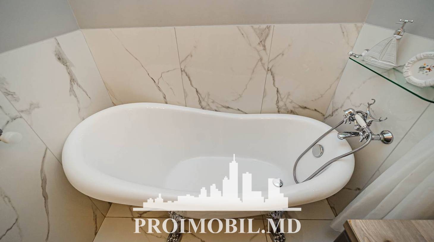 https://images.proimobil.md/c5PkBc_M59EnkygKGNBfYzy_VlMG9zFWyFhUqpyJ34A/watermark:0.75:so:0:30:0.39/resize:fill:1460:816:1/gravity:ce/bG9jYWw6Ly8vZXN0YXRlL2xyLzE4MzRlN2ZkLTRlYzQtNDkxYi1iZWEzLWEzYWRmZjJhNjcwNC5qcGVn