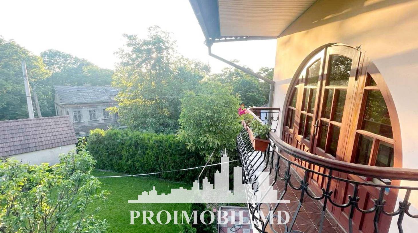 https://images.proimobil.md/c5QjOPJhygzoMXl9sSFUmLsuVGyqtABXSSdENM_XTlM/watermark:0.75:so:0:30:0.39/resize:fill:1460:816:1/gravity:ce/bG9jYWw6Ly8vZXN0YXRlL2xyL2I1YjI2NjliLWRmODUtNDBmNS1hMzY4LWQ3NjAxZWQ4ZTk5YS5qcGVn