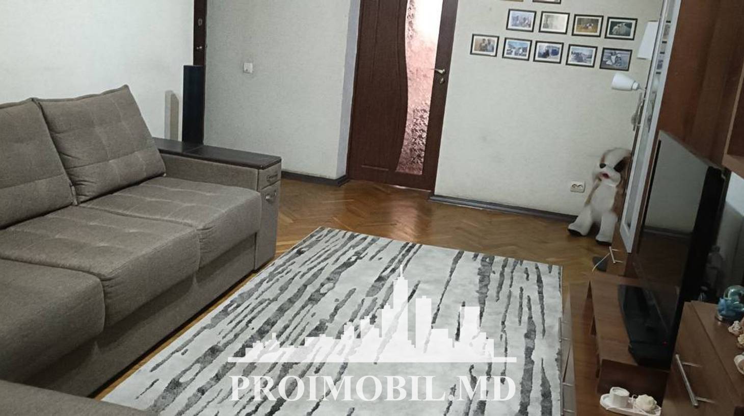 https://images.proimobil.md/c5TF4wNVCrFT2GxQAZDBAitwbXaRHzh9wZCglf9F84A/watermark:0.75:so:0:30:0.39/resize:fill:1460:816:1/gravity:ce/bG9jYWw6Ly8vZXN0YXRlL2xyLzgzZGU5ZTRkLTU4YzgtNDA5NS1hOGM5LWQwNmMzMmU4YmM4ZC5qcGVn