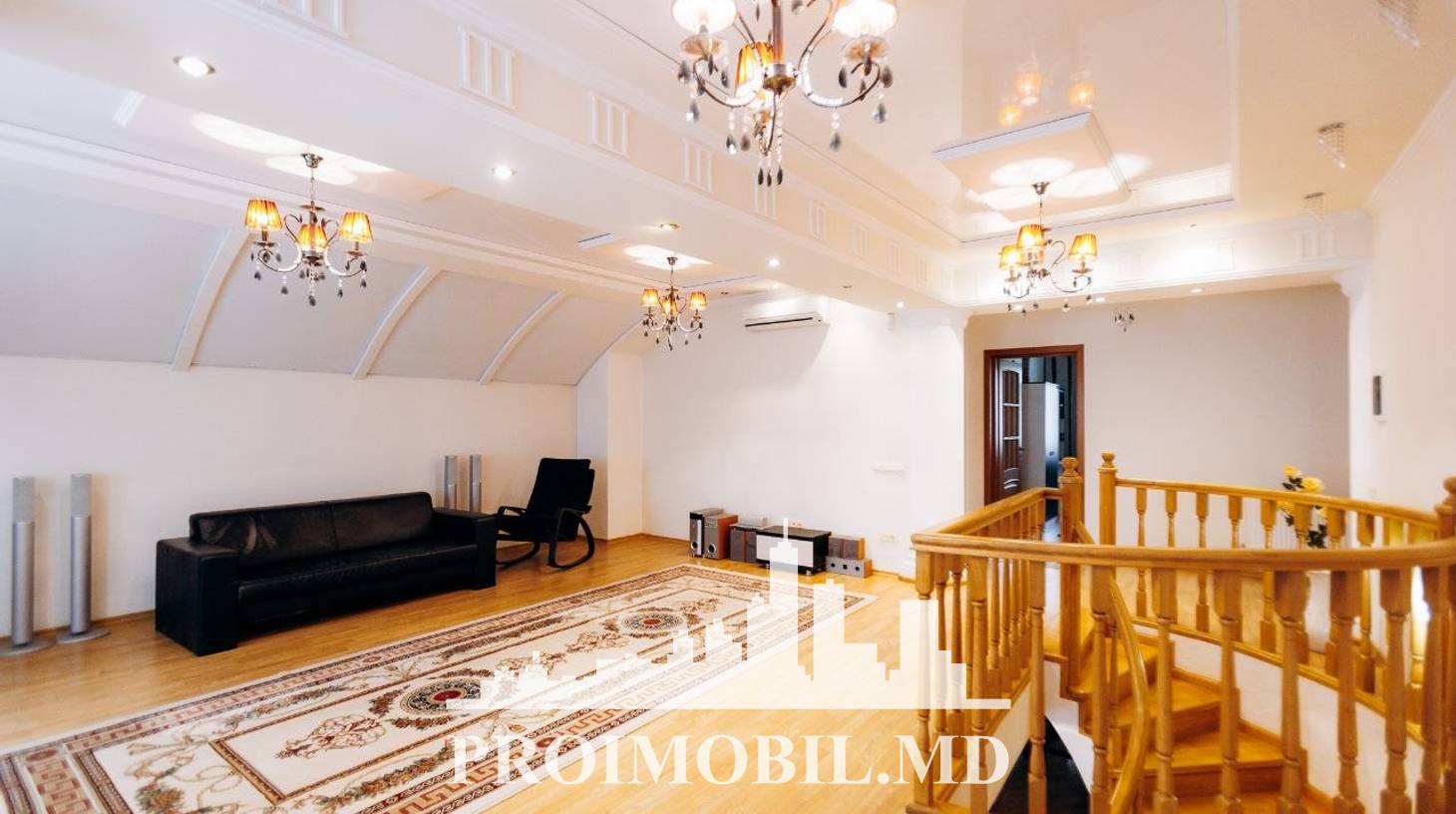https://images.proimobil.md/c6xnkbGF613R9csF9EE4H4RZiyivsR4eDcCJVX3diZM/watermark:0.75:so:0:30:0.39/resize:fill:1460:816:1/gravity:ce/bG9jYWw6Ly8vZXN0YXRlL2xyLzM0OTcxYTAwLWM3M2ItNDNmNS1iY2M1LTgwYjI0ODgwZmQ5OS5qcGVn
