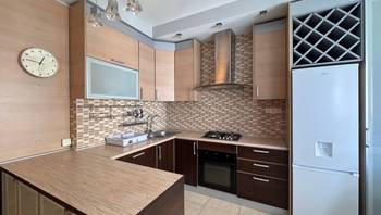 https://images.proimobil.md/cEZuNN-HJmydJQktJnxkChXtG9ULWoHpFW68PeGlPow/resize:fill:350:198:1/gravity:ce/bG9jYWw6Ly8vZXN0YXRlL2xyLzZmMmY2N2FmLTUwOTgtNGZkYi1iNzg2LTg5MmRjMDRjOTljZC5qcGVn