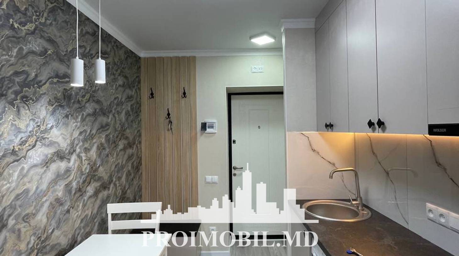 https://images.proimobil.md/cEalcvaIcl3M830FlsctFLTLvl6qCEQZI0IxchYA-hA/watermark:0.75:so:0:30:0.39/resize:fill:1460:816:1/gravity:ce/bG9jYWw6Ly8vZXN0YXRlL2xyL2FlNWI5NDc4LTE1M2QtNDU5Yi04MzMyLTAxZjViNjAwM2QzZi5qcGVn