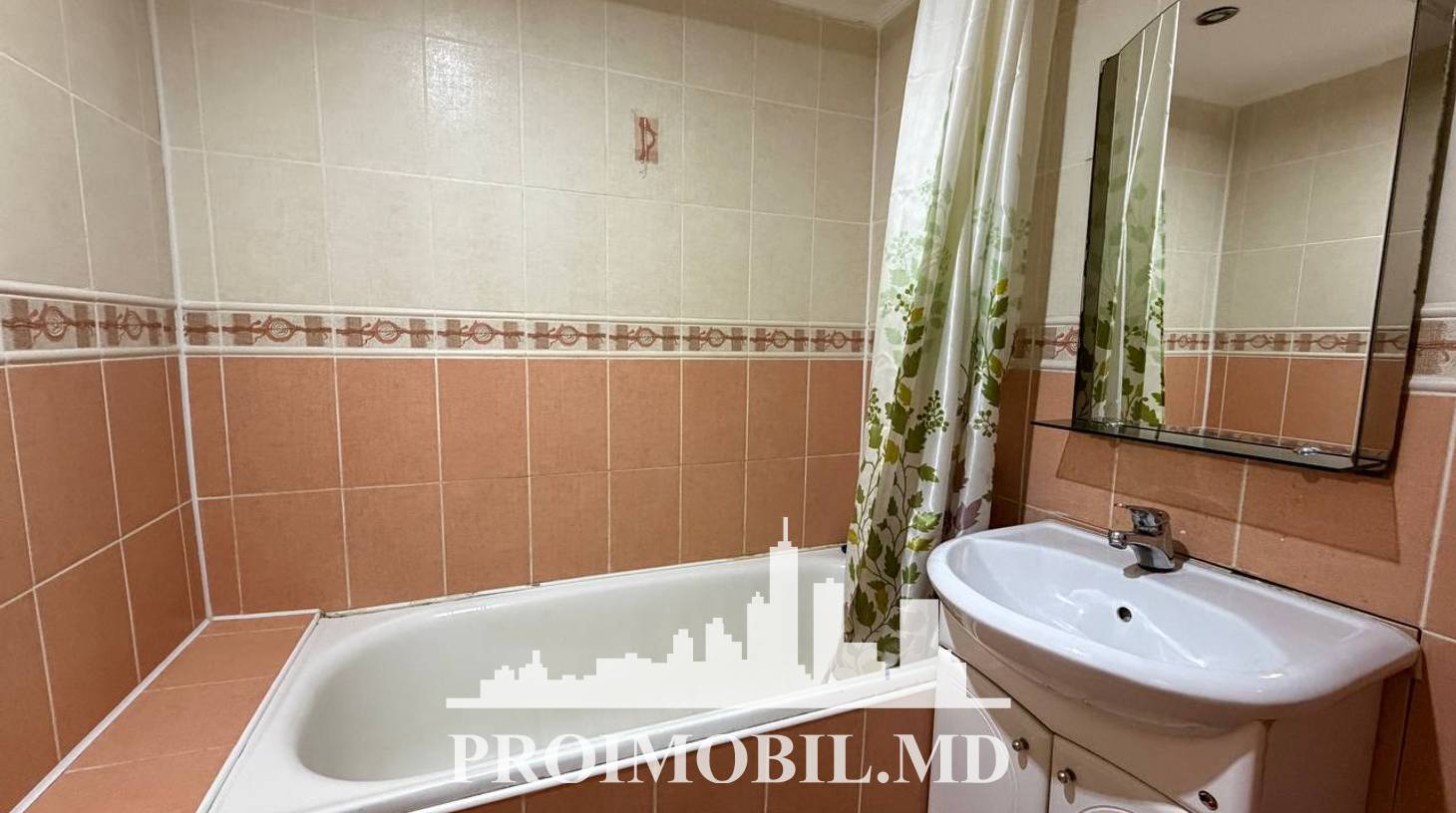 https://images.proimobil.md/cFiS00NLWmZuwvXHFkuJUi-U2w94mWt3COvGtY74PF0/watermark:0.75:so:0:30:0.39/resize:fill:1460:816:1/gravity:ce/bG9jYWw6Ly8vZXN0YXRlL2xyL2Q3NDdmYWQ1LTM4ZjYtNGU4Ni05MGQxLTFkNGYxYjUzNDVhNS5qcGVn