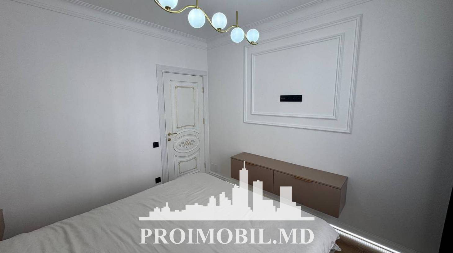 https://images.proimobil.md/cHWLxEDpLfzaRAMRayIa4I4e-7zkjPwvIBN6tK3T2ko/watermark:0.75:so:0:30:0.39/resize:fill:1460:816:1/gravity:ce/bG9jYWw6Ly8vZXN0YXRlL2xyLzFhOGE3MjM5LTgwZWItNDUxYy05YzJjLTY5ZGQzYmM0YjE4NS5qcGVn