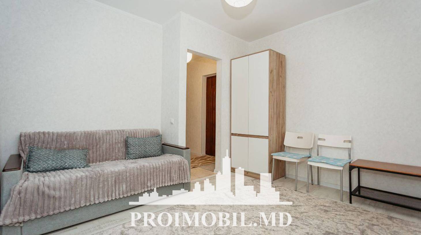 https://images.proimobil.md/cIckXAybC2-RDY_kbSOT3K7alr92aQu7ThqFs_IESHs/watermark:0.75:so:0:30:0.39/resize:fill:1460:816:1/gravity:ce/bG9jYWw6Ly8vZXN0YXRlL2xyLzdhZGZmNzJhLWZkZjItNDdjNy1iNmY5LWM3ZTY3NDRmOTBjOC5qcGVn