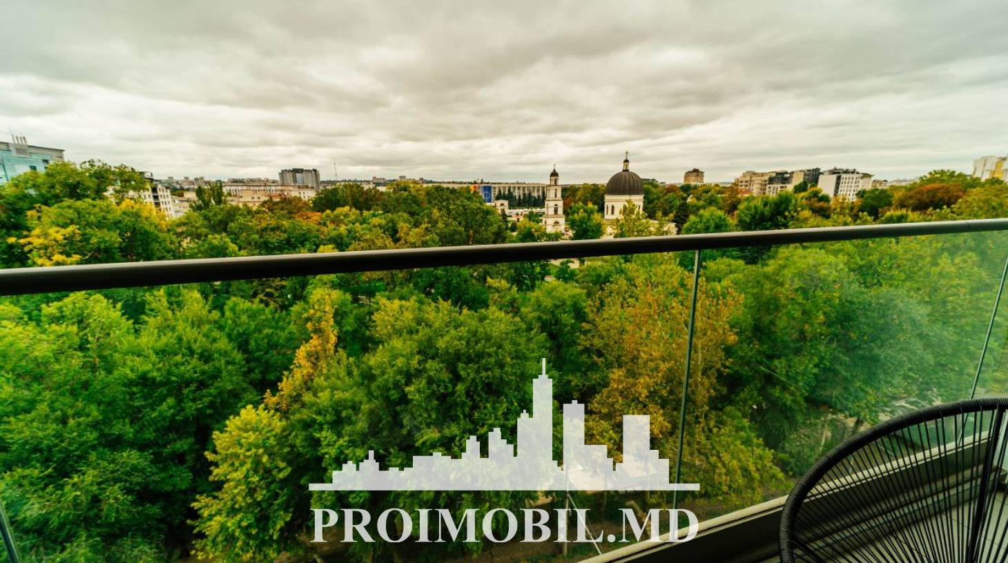 https://images.proimobil.md/cKshSOYoQHDF3tG9cJ9hprGejxdXj1M91B5llfe5w4I/watermark:0.75:so:0:30:0.39/resize:fill:1460:816:1/gravity:ce/bG9jYWw6Ly8vZXN0YXRlL2xyLzYxMmYzMGU3LWE3YTAtNDJiMi04Zjc2LWE0MjJlNGVlZWRiMi5qcGVn