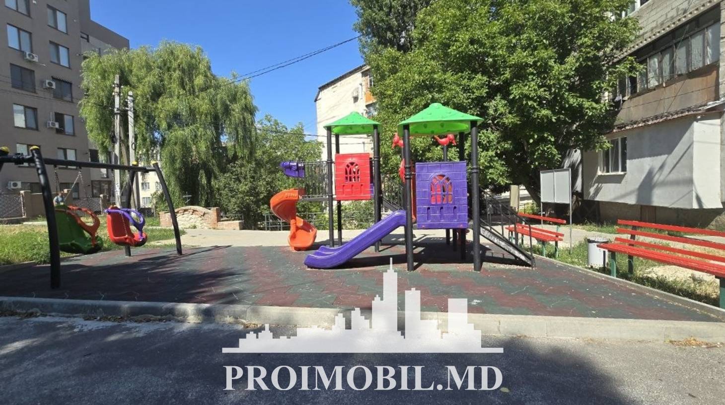 https://images.proimobil.md/cLpyRfjLNVRQ91gST6NFVw6OKaLfFyPvthDT4ZgLJHI/watermark:0.75:so:0:30:0.39/resize:fill:1460:816:1/gravity:ce/bG9jYWw6Ly8vZXN0YXRlL2xyLzM1NjRiNTU4LWQzMzAtNDU2Zi04YzY2LTA0NGJlOThmMmQ2NC5qcGVn