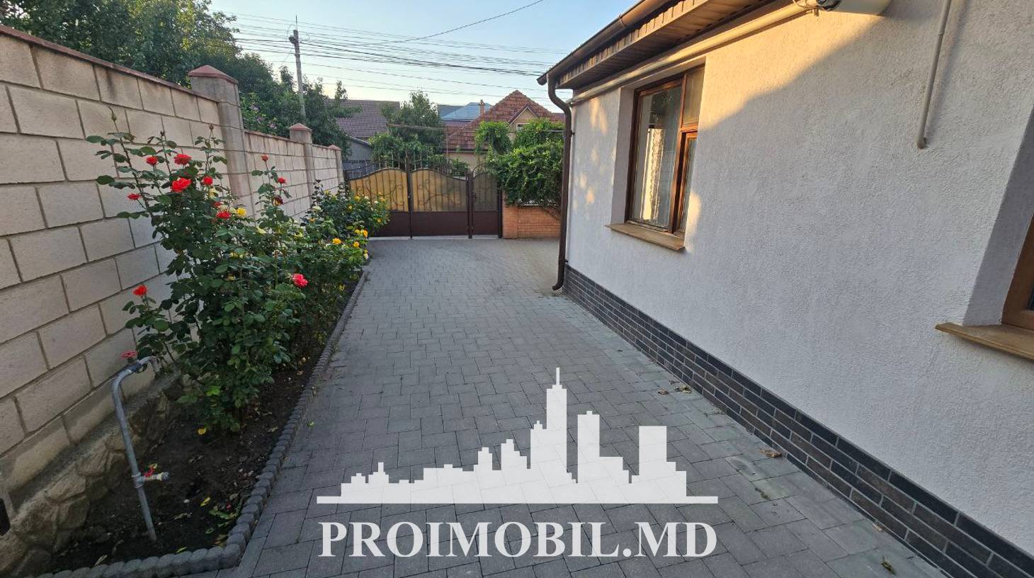 https://images.proimobil.md/cMGrqqoG37ogJsRJY7j-a_3wsB5lEC5Q3OgW-ABBVmw/watermark:0.75:so:0:30:0.39/resize:fill:1460:816:1/gravity:ce/bG9jYWw6Ly8vZXN0YXRlL2xyL2EzMjQ4Mjg1LWVmZmQtNGFkYi05OGZlLWU5YTYzM2Q4ZDAzMi5qcGVn