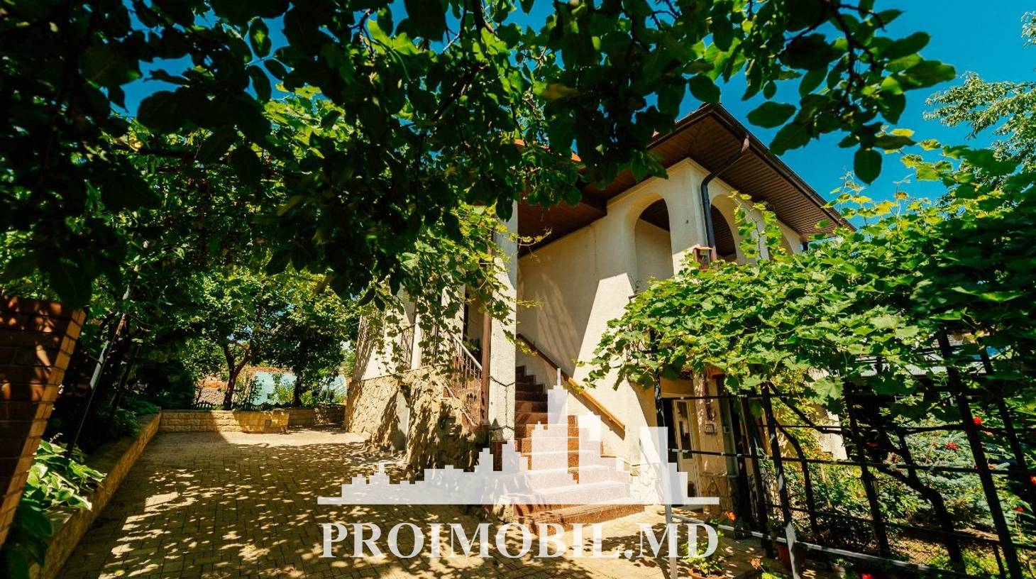 https://images.proimobil.md/cMX9A0MtL11uxQG3rAFAsY37nnK6Vlfgq_zmSKKzqH8/watermark:0.75:so:0:30:0.39/resize:fill:1460:816:1/gravity:ce/bG9jYWw6Ly8vZXN0YXRlL2xyL2FhMGZhMWM3LTE3MzMtNDk3Ny1iZDU3LTEzZTZiM2M3YmJmMS5qcGVn