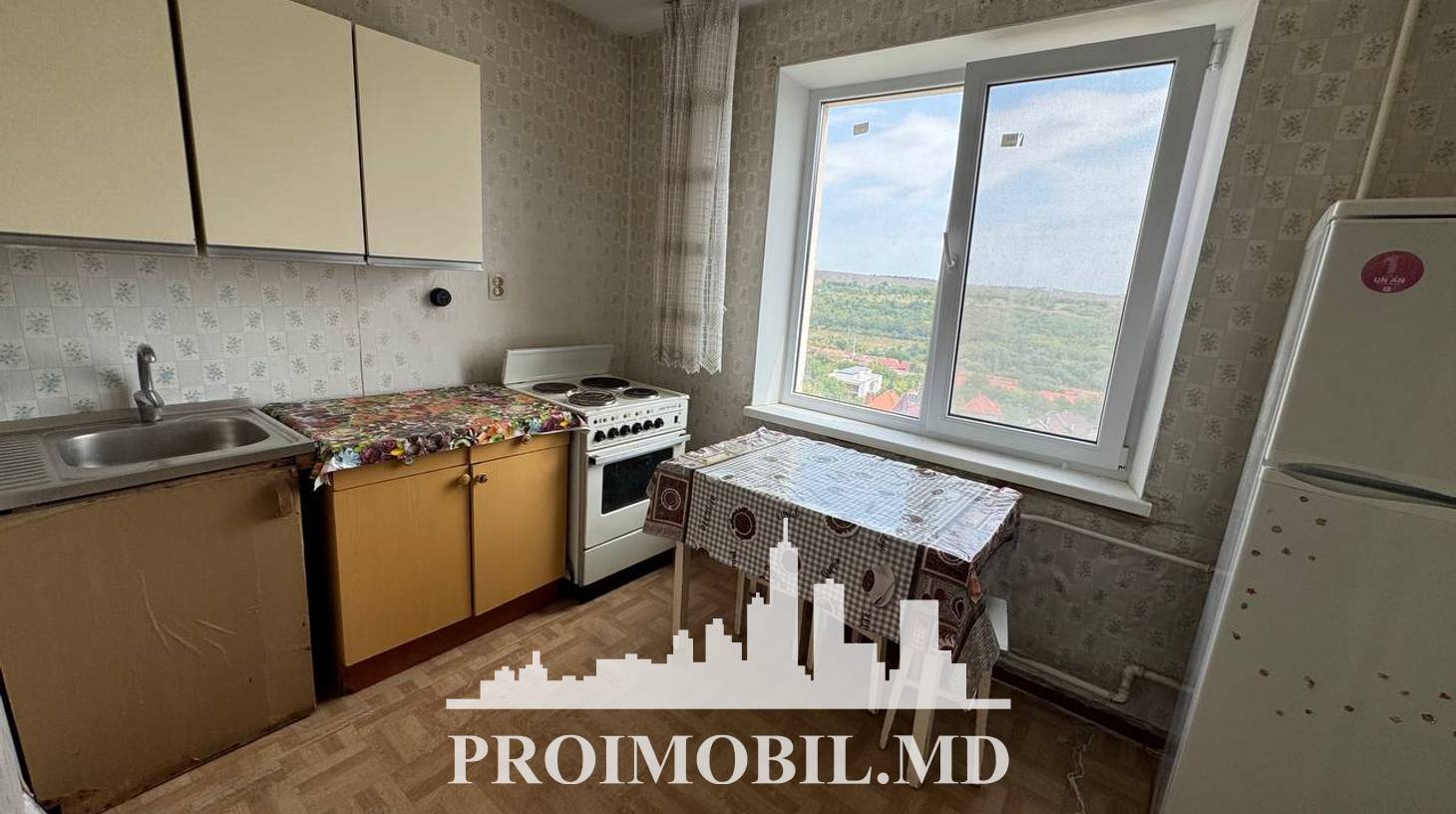 https://images.proimobil.md/cPYcDsDQr_CkjS16CBHA7JxPH9MZlSxQ10J8AiWuomI/watermark:0.75:so:0:30:0.39/resize:fill:1460:816:1/gravity:ce/bG9jYWw6Ly8vZXN0YXRlL2xyLzRiZDczMmMxLTJkYjMtNGNmZi05ZWZiLTRmN2RlOTMyMWY4OC5qcGVn